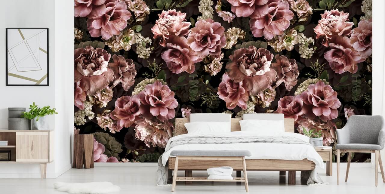 papier peint à fleurs foncé rose poussiéreux