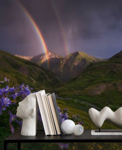 storm skyer og regnbue over fjellfelt tapet storm skyer og regnbue over fjellfelt tapet