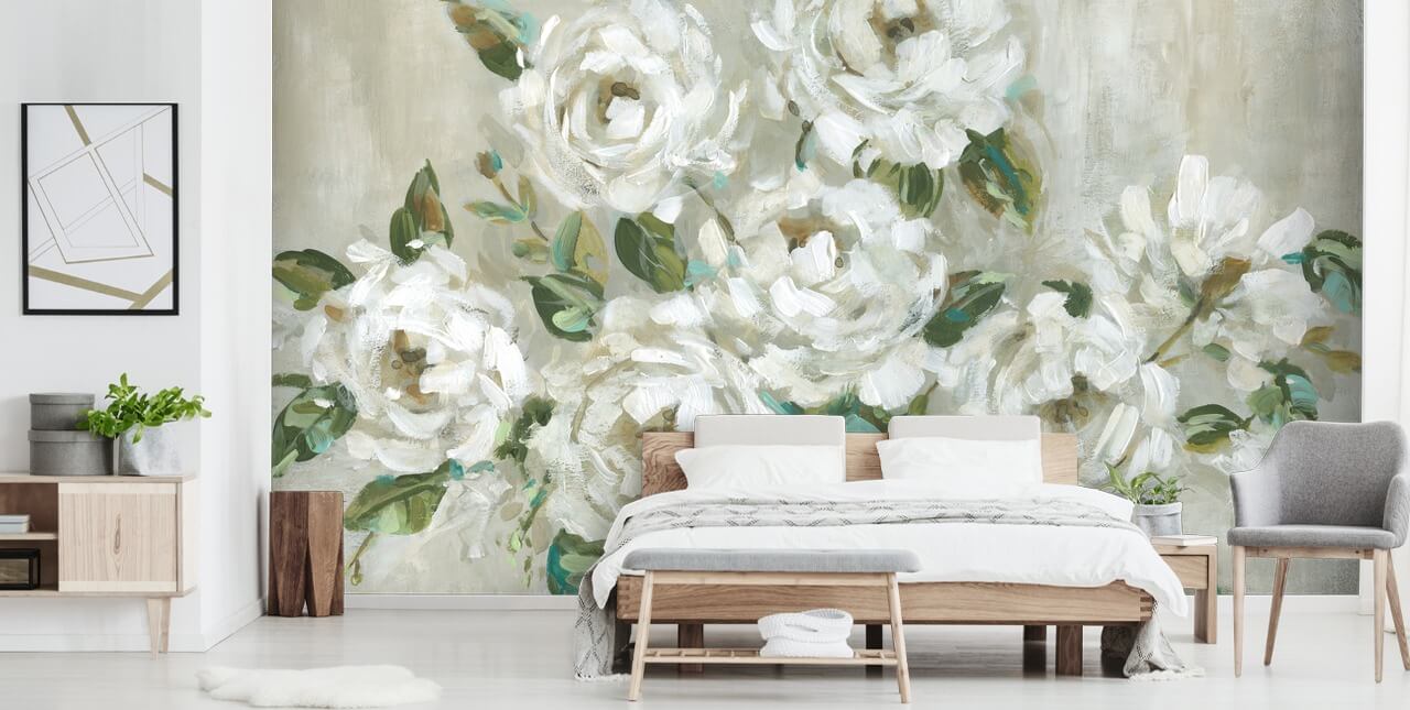 saliegroen en gebroken wit bloemenbehang