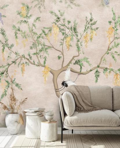 Albero che cresce in stile orientale con sfondo crema chiaro, fiori verdi e gialli e carta da parati bianca con gru, uccellini a cineseria Albero che cresce in stile orientale con sfondo crema chiaro, fiori verdi e gialli e carta da parati bianca con gru, uccellini a cineseria