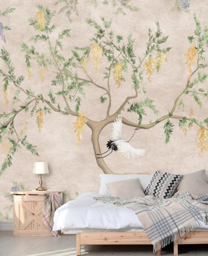 Orientalsk stil voksende tre med en lys krem bakgrunn, grønne og gule blomster og hvite kran fugler chinoiserie tapet Orientalsk stil voksende tre med en lys krem bakgrunn, grønne og gule blomster og hvite kran fugler chinoiserie tapet