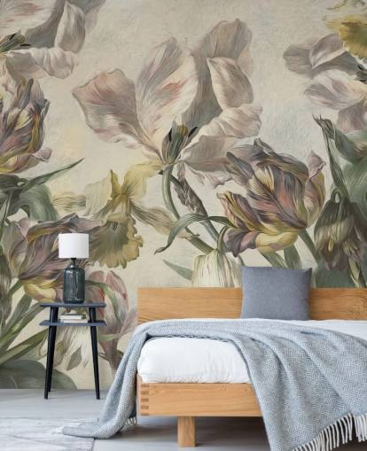 vintage stijl tulpen behangmuurschildering genaamd Antique Tulips van Marina Stupakova voor slaapkamers en woonkamers vintage stijl tulpen behangmuurschildering genaamd Antique Tulips van Marina Stupakova voor slaapkamers en woonkamers