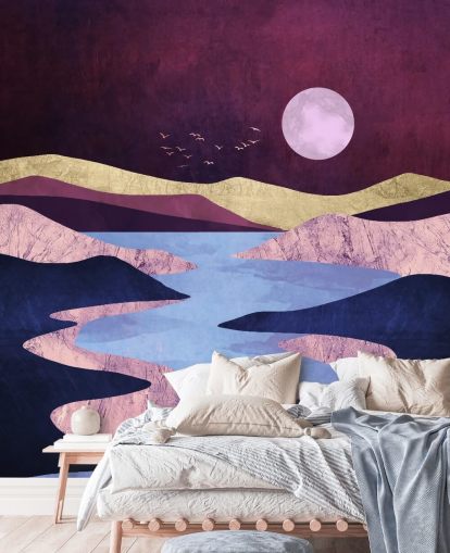 Lune au-dessus d'un lac et de montagnes violets et bleus Lune au-dessus d'un lac et de montagnes violets et bleus