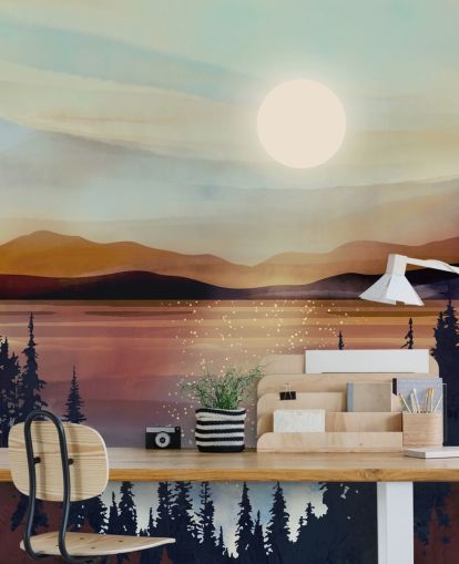 Pôr do sol sobre o lago de bronze e montanhas com árvores da floresta Pôr do sol sobre o lago de bronze e montanhas com árvores da floresta