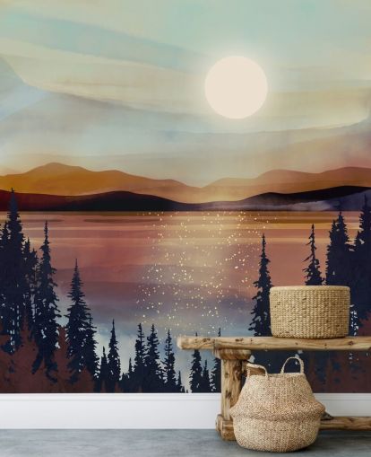 Puesta de sol sobre el lago de bronce y montañas con árboles del bosque Puesta de sol sobre el lago de bronce y montañas con árboles del bosque