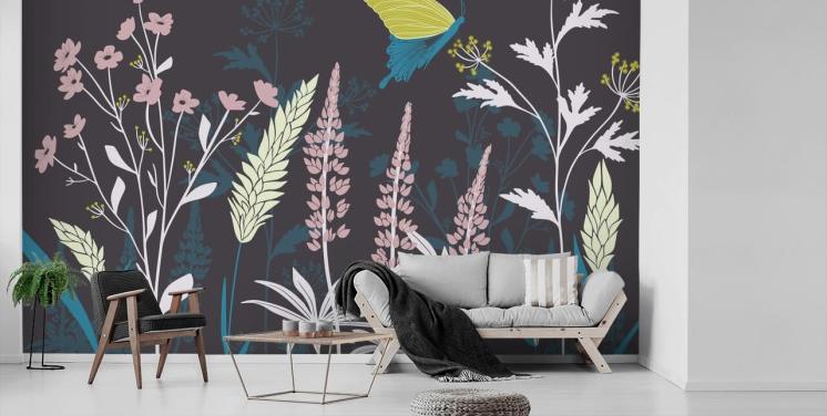 Mörk bakgrund med rosa och blå blommor med inslag av gult och blått