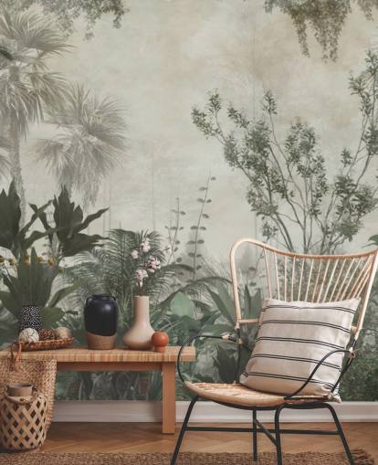 Palme tropicali verde scuro in una giungla con una carta da parati con cielo beige chiaro Palme tropicali verde scuro in una giungla con una carta da parati con cielo beige chiaro