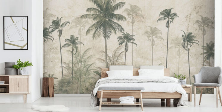 Papier peint panoramique vintage sur la jungle avec un fond beige brumeux et de grands palmiers verts atténués