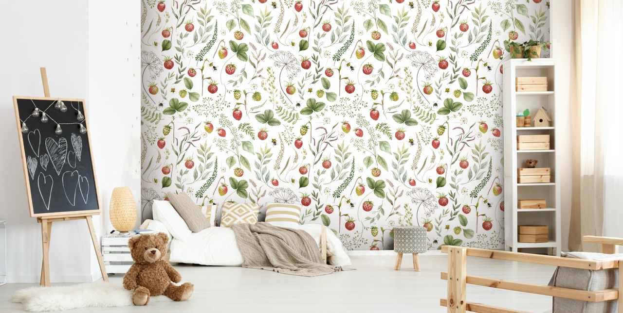 mural de papel de parede vermelho e verde Kikki Belle chamado Strawberry Hill para creches, cozinhas e salas de jogos