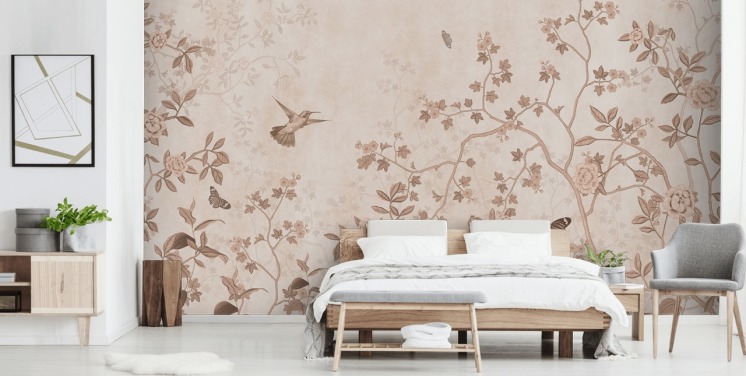 beige djungel väggmålning som heter Beige Birds and Butterflies på Wallsauce för sovrum, badrum och hallar