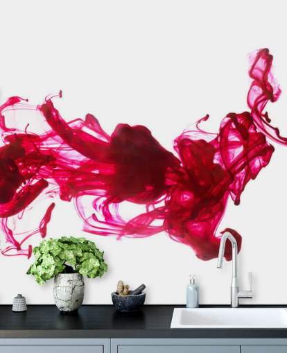 Decorazione murale con inchiostro rosso nell'acqua Decorazione murale con inchiostro rosso nell'acqua