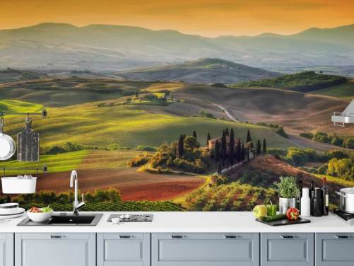 Toscana landskap i den varma kvällen Bakgrund