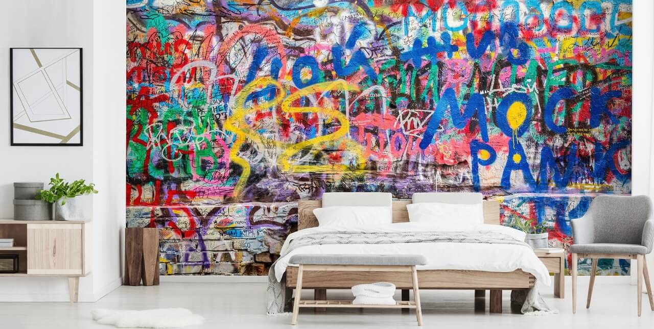 kleurrijke op maat gemaakte graffitibehangmuurschildering genaamd Grunge Graffiti voor een tienerkamer