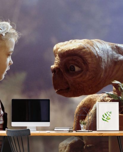 farget ET tapet veggmaleri kalt E.T. the Extra-Terrestrial for soverom og kinorom farget ET tapet veggmaleri kalt E.T. the Extra-Terrestrial for soverom og kinorom