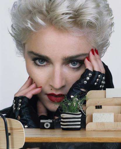 musiker tapetväggmålning som heter Madonna (Vem är den flickan?) för sovrum och vardagsrum musiker tapetväggmålning som heter Madonna (Vem är den flickan?) för sovrum och vardagsrum