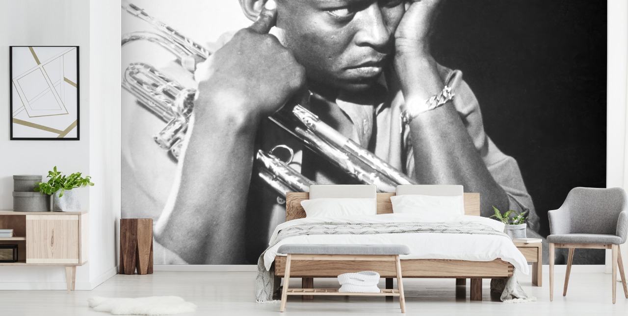 schwarz-weiße Jazzmusiker-Tapete namens Miles Davis für Clubs, Veranstaltungsorte und Schulen