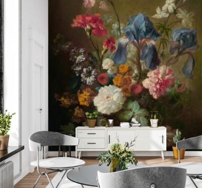 blommig tapetväggmålning kallad Vase of Flowers IV av Jan van Huysum för lounger och sovrum