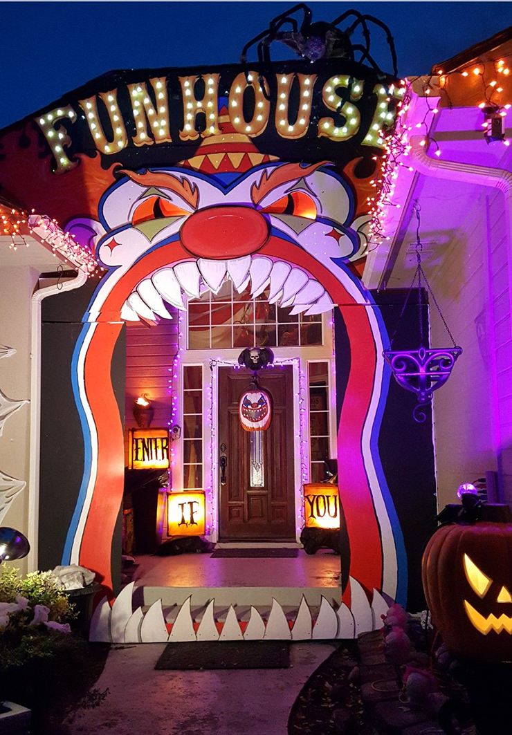 funhouse halloween decor