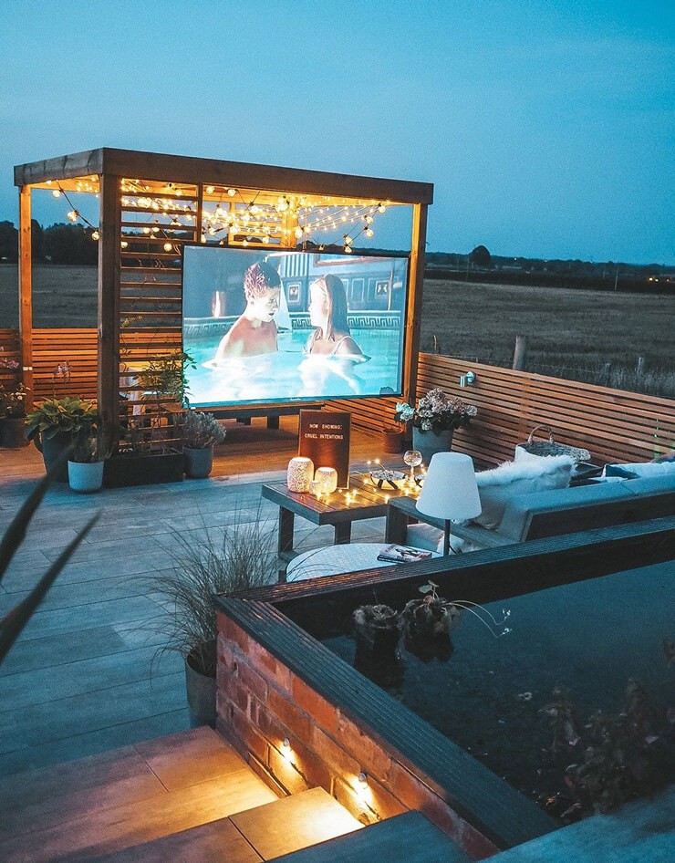 outdoor home cinema